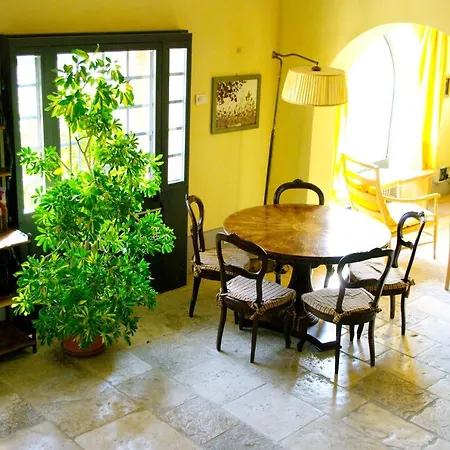 فيلة 6 Bedrooms With Shared Pool Jacuzzi And Enclosed Garden At 4 Km Away From The Beach